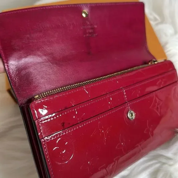 COPY - 💯Authentic Louis Vuitton Vernis Monogram Wallet 🍀 - Picture 10 of 13